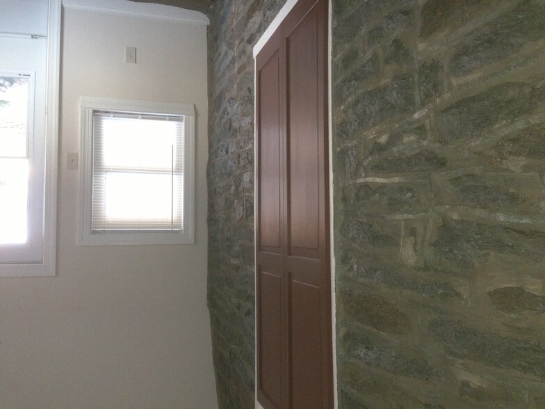 Building Photo - 266 Shelmire St