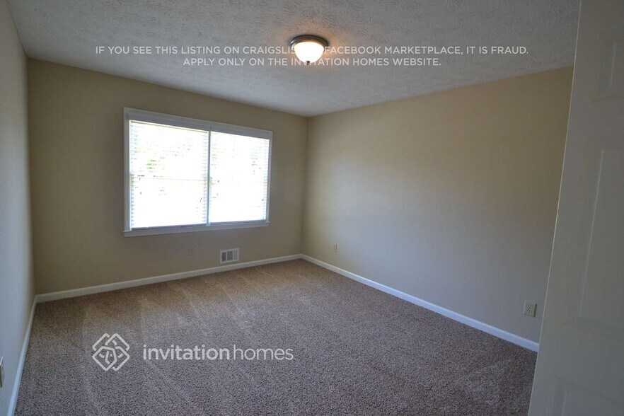 Building Photo - 3945 Thornhill Dr SW