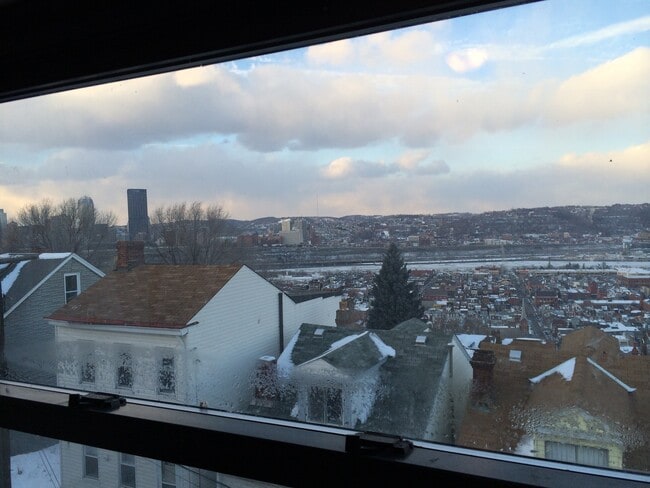 Building Photo - 1922 Shamokin St