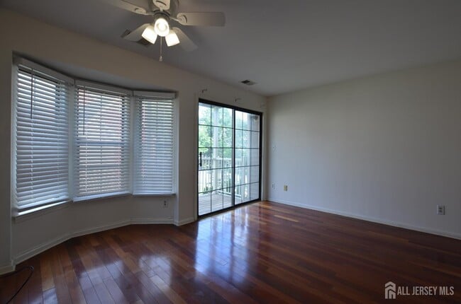 Building Photo - 14 Lear Ct