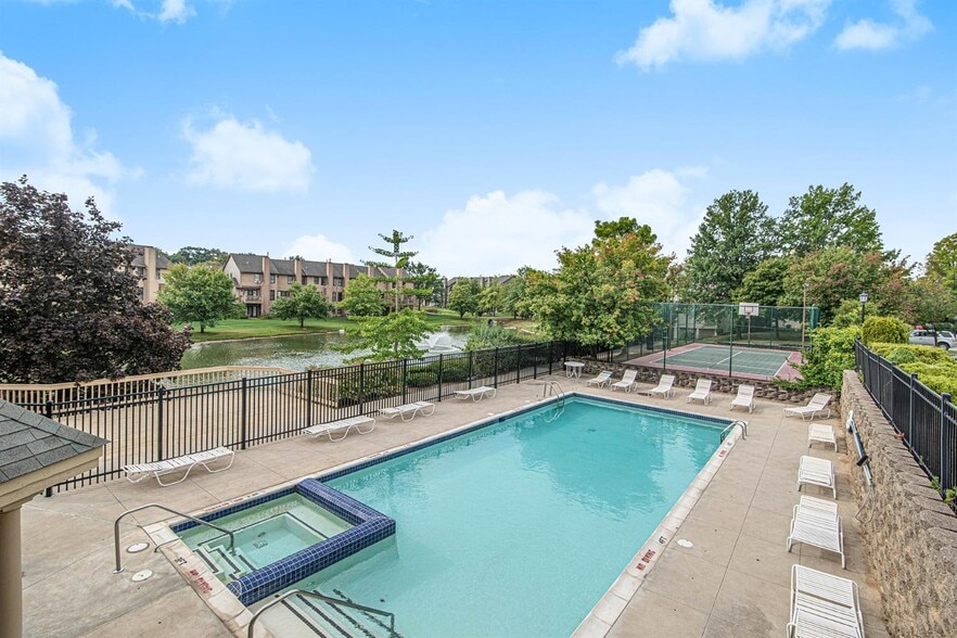 Pools - 3365 Bent Trail Dr