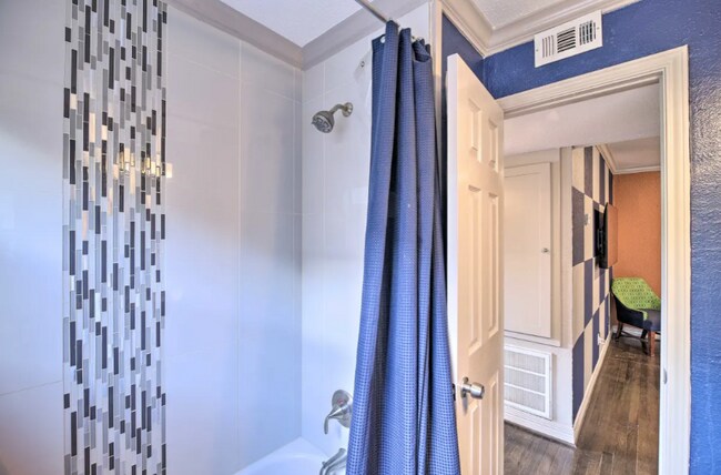 Building Photo - 2211 Blodgett St