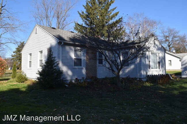Building Photo - 2 br, 1.5 bath House - 1428 Pontiac Trail