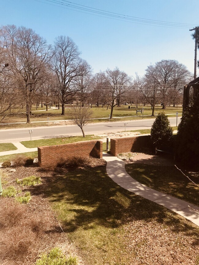 Building Photo - 727 N Capitol Ave