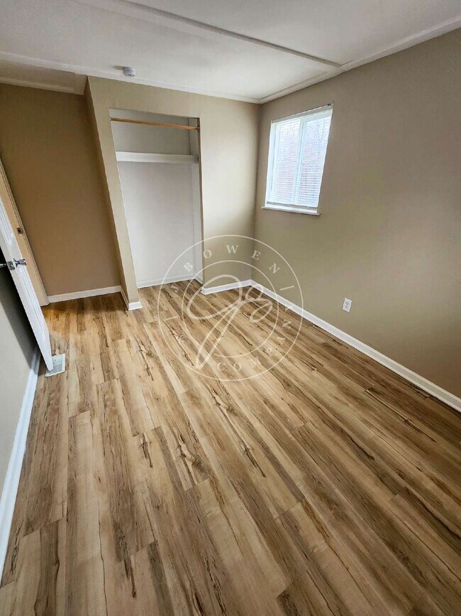 Building Photo - Updated 4-Bedroom Home with 1.5 Baths – Minutes from Oregon