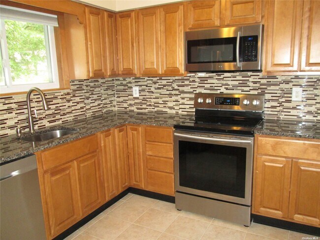 Building Photo - 229 Springmeadow Dr