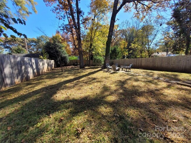 Building Photo - 718 Wood St