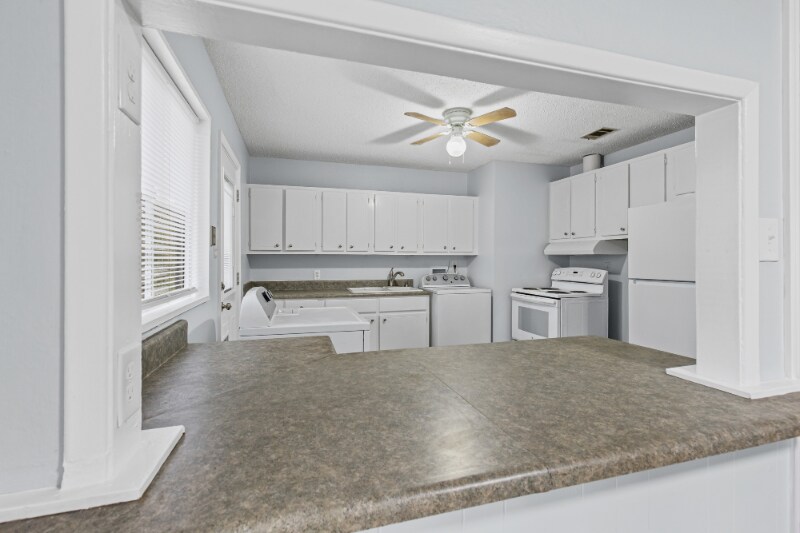 Building Photo - 4161 Rebecca Rd