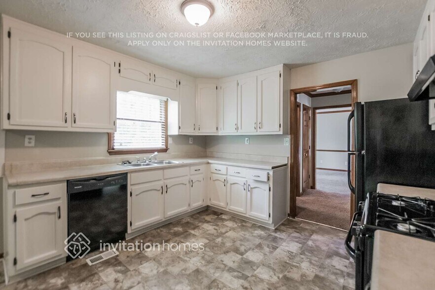 Building Photo - 5130 Brownwood Dr