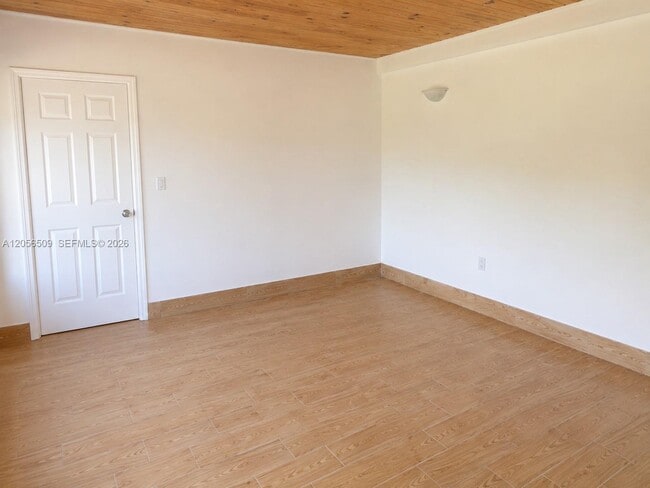 Building Photo - 3300 SW 32 Ave
