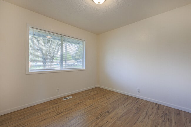 Building Photo - 2641 SE 168th Ave