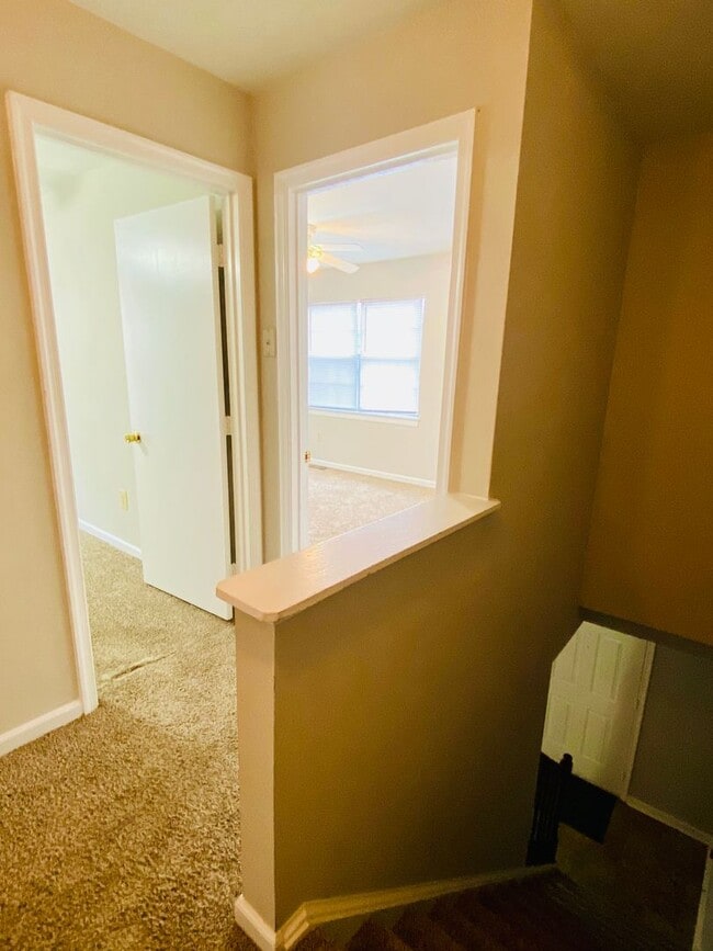 Building Photo - Adorable 3 bdrm/1.5 bath Home Located Clos...