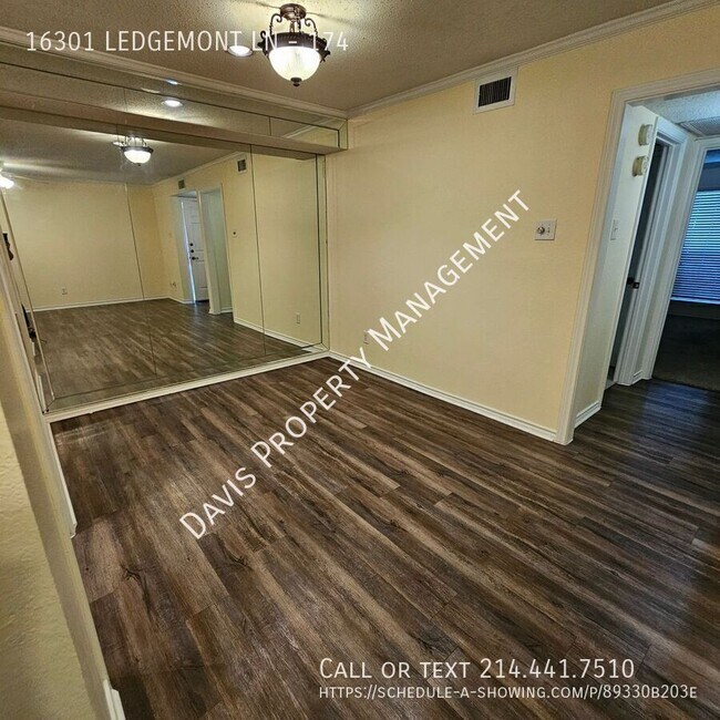 Building Photo - 16301 Ledgemont Ln