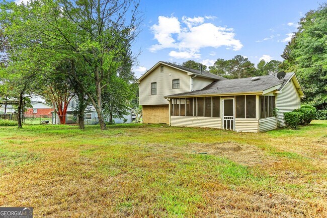 Building Photo - 1152 Holly Hills Dr SW