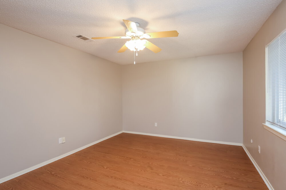 Building Photo - 1307 Columbine Ct