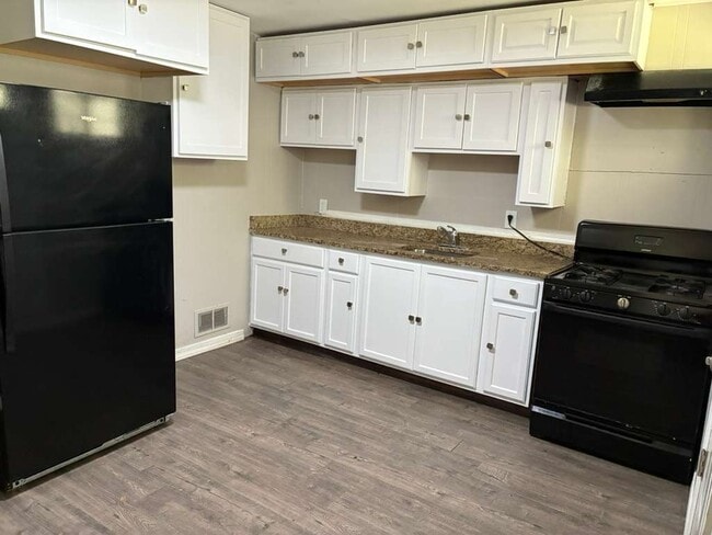 Building Photo - 4431