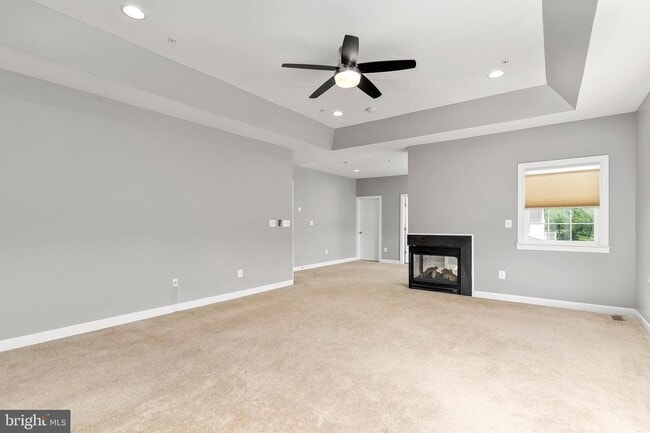 Building Photo - 15305 Sweetbay St