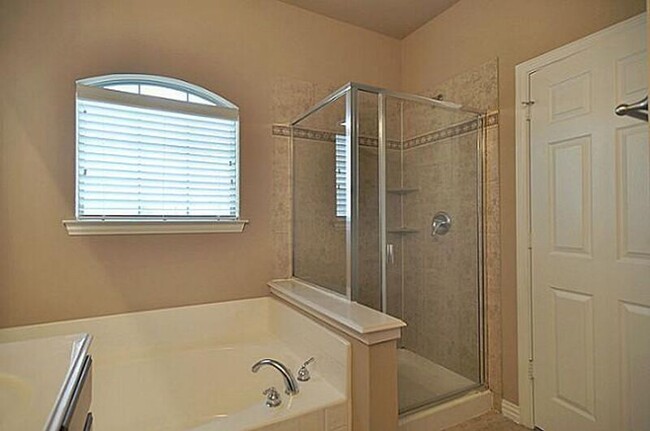 Building Photo - 5809 Antique Rose Trail