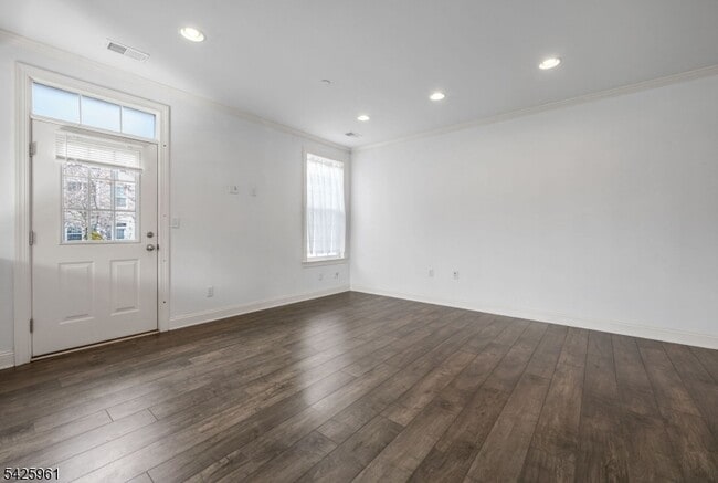 Building Photo - 63 Autumn Way