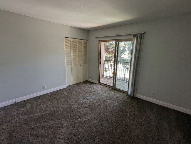 Building Photo - 2 bedroom, 1.5 bathroom Townhome in El Cajon