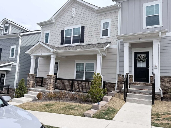 Building Photo - Spacious Townhome in The Springs of North Asheville