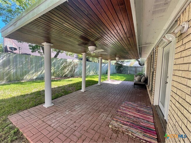 Building Photo - 101 Rio Vista Dr