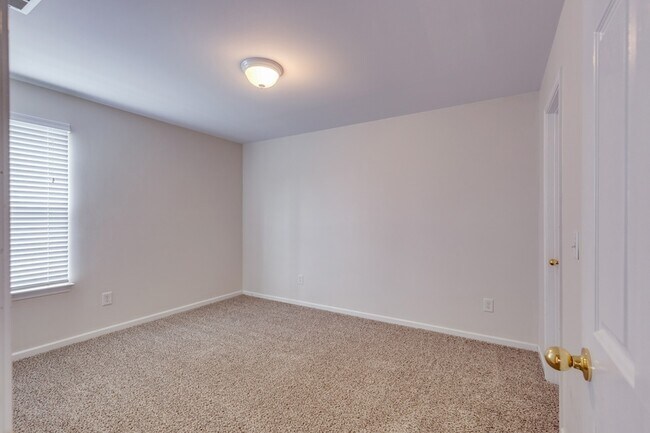 Building Photo - 4017 Cadence Dr