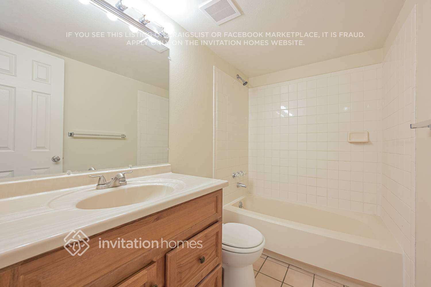 Building Photo - 19382 E Buchanan Pl