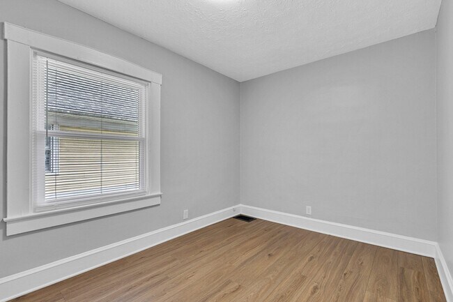 Building Photo - 3628 Birchwood Ave