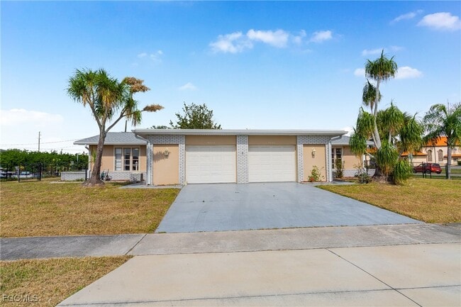 Primary Photo - 6004 Deming Ave