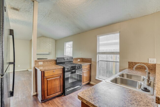 Building Photo - 20070 N Navaho Trail