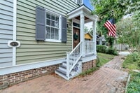 Building Photo - 513 E Harris St