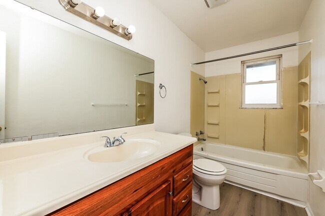 Building Photo - 425-453 Ogden Road