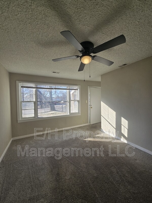 Building Photo - 1642 N Erie St