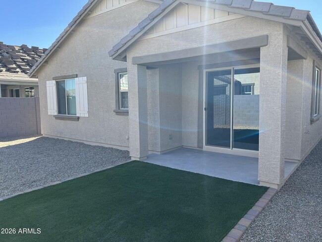 Building Photo - 10162 W Amelia Ave