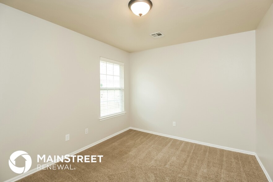 Building Photo - 5541 Crooked Creek Rd