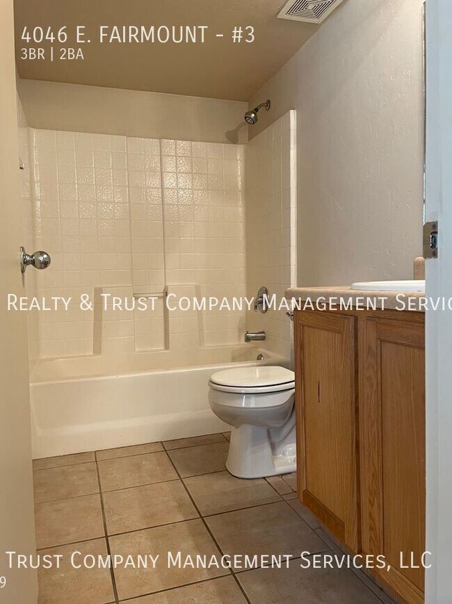 Building Photo - 4046 E. FAIRMOUNT-#3
