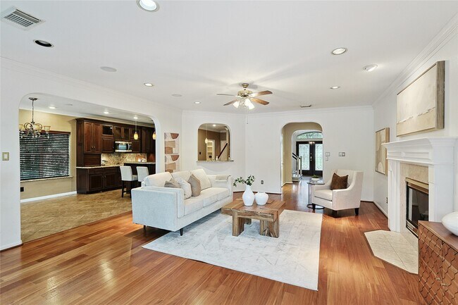 Building Photo - 1423 Meadow Lakes Dr