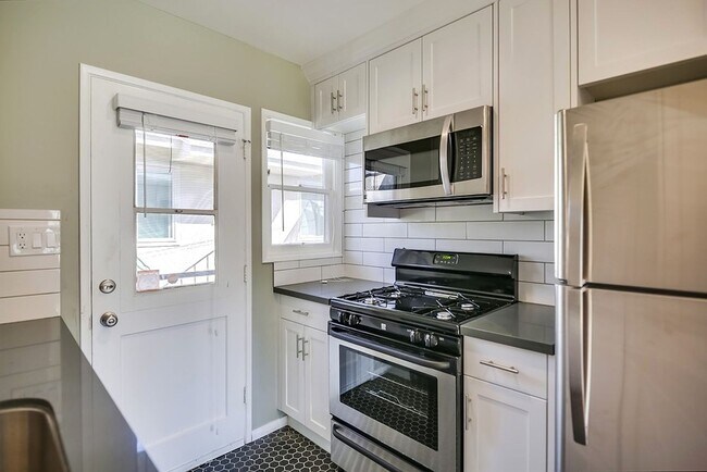 Interior Photo - Alabama &amp; Meade