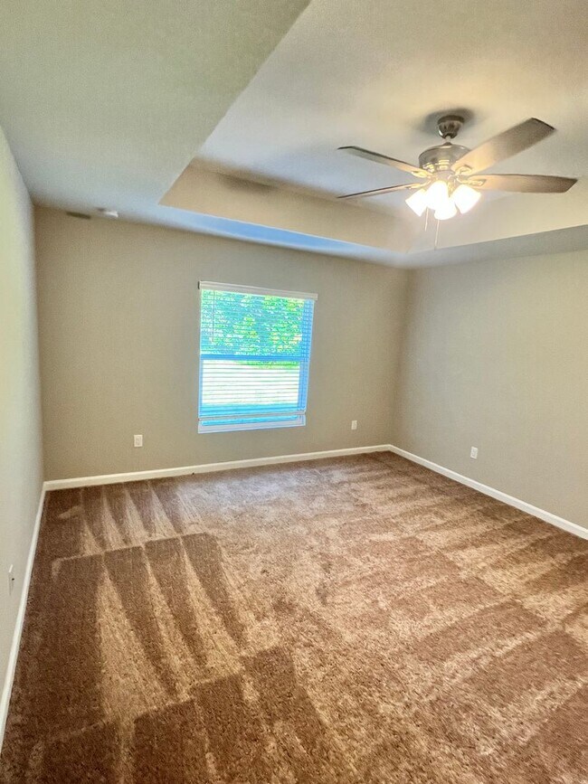 Building Photo - NEW 4 BEDROOM 3 BATH HOME! AMAZING LOCATION!