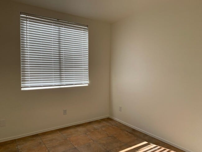 Building Photo - 3 bedroom, 2 bath with 2 car garage