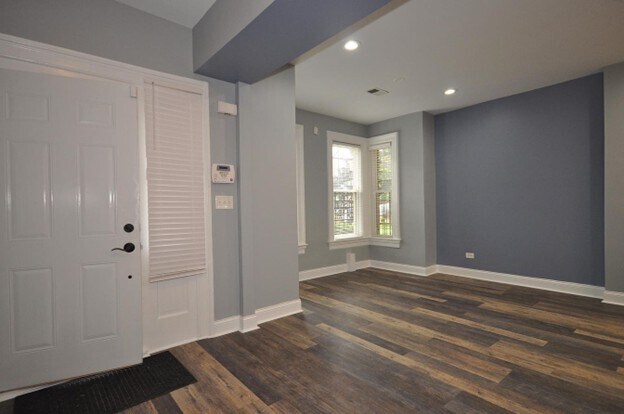 Building Photo - 622 E Oakwood Blvd