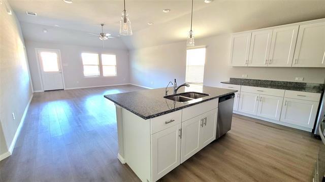 Building Photo - 418 Wydown Dr