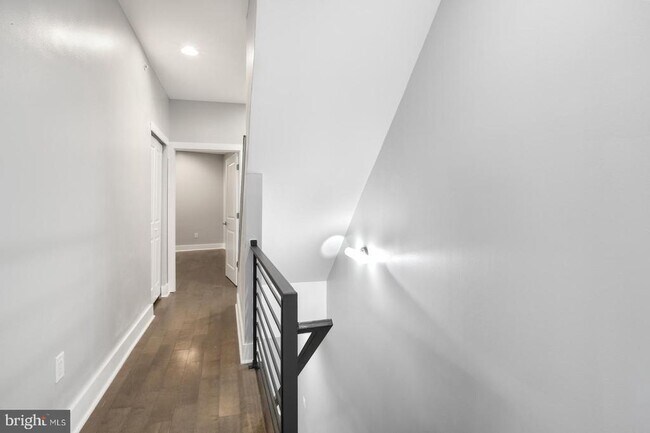 Building Photo - 2512 Frankford Ave