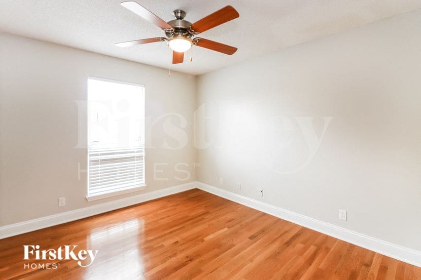 Building Photo - 15626 Riley St