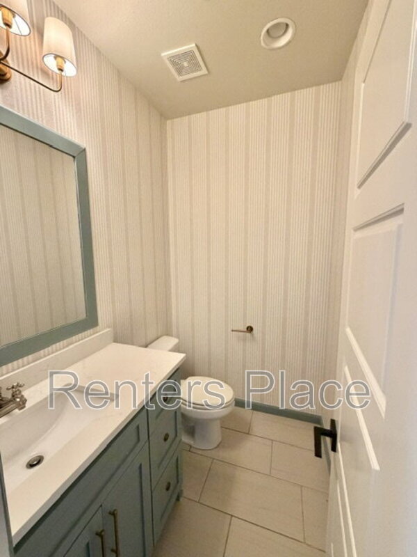 Building Photo - 803 E Delmar Pl