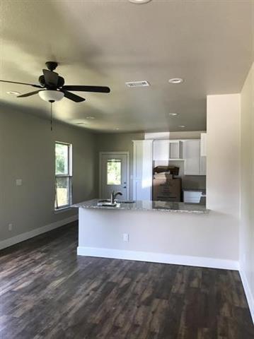 Building Photo - 460 Pecan Hollow St