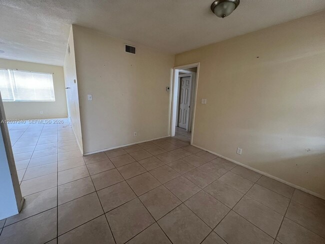 Building Photo - 1321 NW 43rd Ave