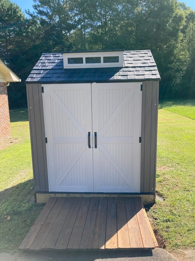 Building Photo - 3473/3475 Wax Rd.