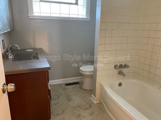 Building Photo - 9040 S Dauphin Ave